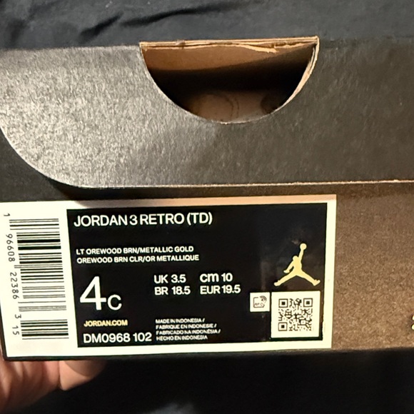 Jordan Retro 3 - Picture 2 of 4